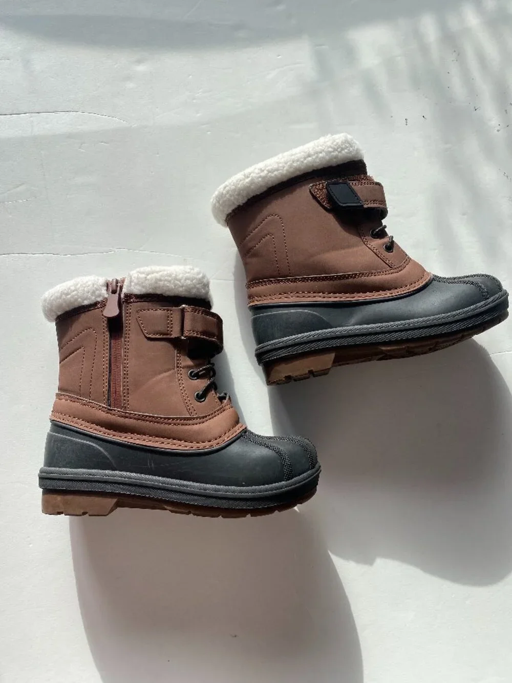 Cat & Jack kids size 12 snow boots, like new, brown and black.